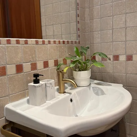 Welcoming Vatican Garden - With Hot Hub 아파트 *