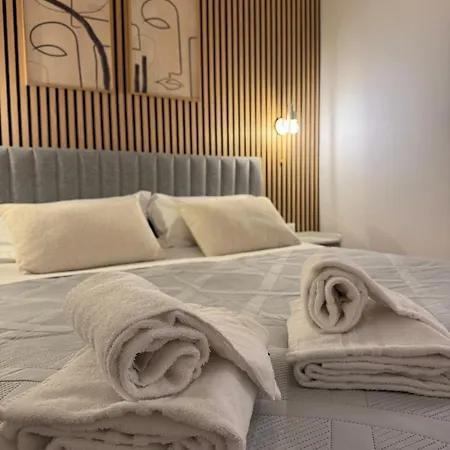 Welcoming Vatican Garden - With Hot Hub 아파트 *