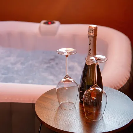 Welcoming Vatican Garden - With Hot Hub