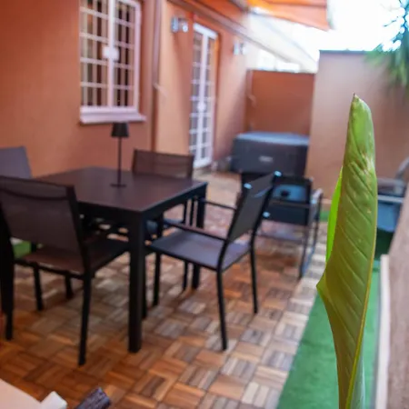 Welcoming Vatican Garden - With Hot Hub 아파트 *